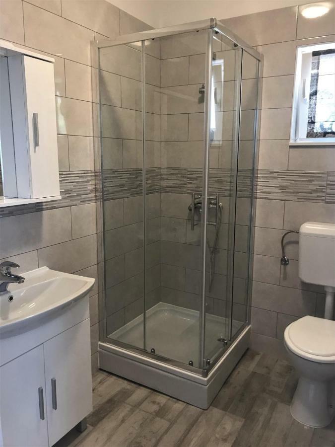 Apartmani Mila ستاريغغاد باكلينتسا المظهر الخارجي الصورة