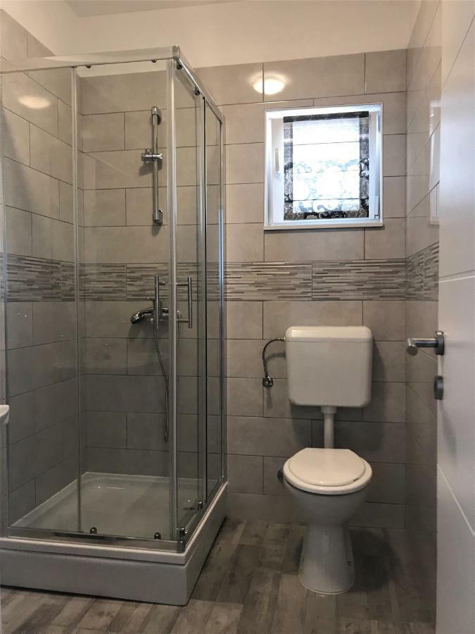 Apartmani Mila ستاريغغاد باكلينتسا المظهر الخارجي الصورة